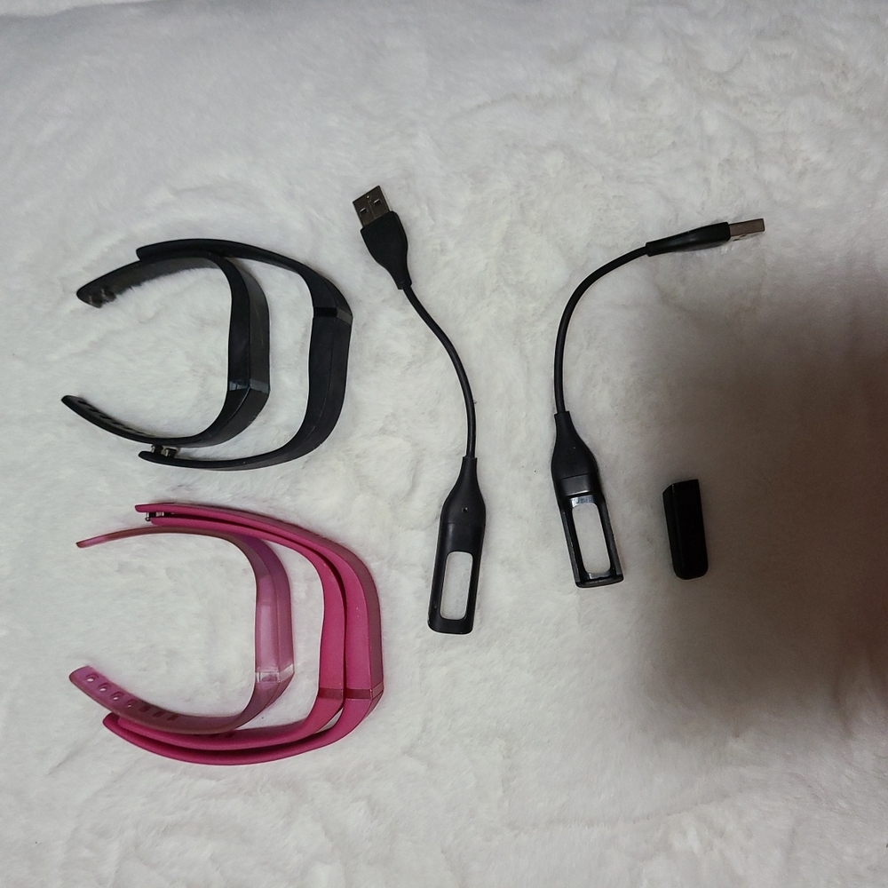 Used Fitbit Flex  - 6 bands + 2 USB Ports